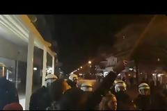 Διαδηλωτές αποδοκίμασαν τον Τζανακόπουλο στην Κατερίνη (ΒΙΝΤΕΟ)