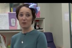 Αυτή η δασκάλα έκοψε τα μαλλιά της για να βοηθήσει μια 5χρονη μαθήτριά της!