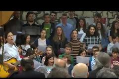 Δυνατά από όλους το «Μακεδονία ξακουστή» στη γιορτή των Κατηχητικών Συνάξεων του Ι.Ν. Πέτρου και Παύλου Γιαννιτσών (vid)