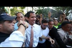 Βενεζουέλα: Άρση ασυλίας του Γκουαϊδό ζητεί ο πρόεδρος του Ανωτάτου Δικαστηρίου