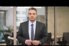 «Με ποια ιδιότητα...