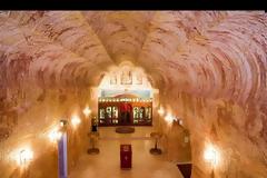 Η υπόγεια πόλη που ζουν 2.000 άνθρωποι από 40 χώρες – Μια μεγάλη μερίδα των μόνιμων κατοίκων είναι… Έλληνες (εικόνες +video)