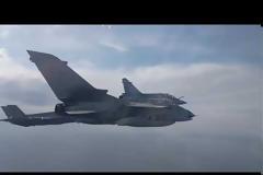 Βίντεο: Μαχητικά της άσκησης «Ηνίοχος» πέταξαν πάνω από την Ακρόπολη