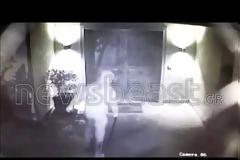 Βίντεο – ντοκουμέντο με την εισβολή θρασύτατων ληστών σε σπίτι με μητέρα και παιδιά μέσα