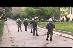 Επεισόδια με μολότοφ...