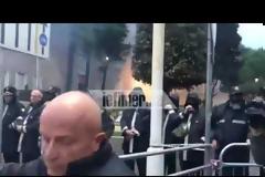Αγριεύει το σκηνικό πολέμου στα Τίρανα...