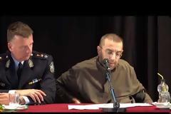 Λαμία: Συγκλονίζει ο αστυνομικός που συνεχίζει να υπηρετεί σε αναπηρικό αμαξίδιο