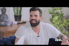 «Ναι, έχω γυμνές φωτογραφίες άλλων ανθρώπων στο κινητό μου» (video)