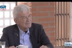 «Όταν πήραν τη γυναίκα μου νεκρή από το σπίτι, μετά χόρευα μόνος…» (video)