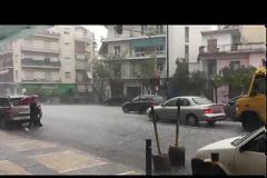 Έντονο χαλάζι στο κέντρο της Αθήνας...