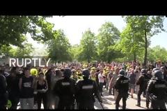 «Εκκατομύρια για τη Νοτρ Νταμ, τίποτα για τους Αθλιους»