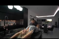 Διαφήμιση πολυτελούς σπιτιού έγινε viral - και αποσύρθηκε (video)