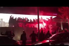 «Ασπρόμαυρο» πάρτι χωρίς προηγούμενο όλη τη νύχτα στη Θεσσαλονίκη (pics+vids)