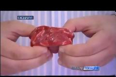 ΘΑ ΠΑΘΕΤΕ ΣΟΚ! Τι τρώμε ΧΩΡΙΣ να το γνωρίζουμε;;; (VIDEO)