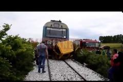 Ημαθία: Τροχαίο με δυο νεκρούς σε αφύλακτη διάβαση – Τρένο παρέσυρε αγροτικό αυτοκίνητο