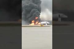 Μόσχα: 41 νεκροί από φωτιά σε αεροσκάφος που πραγματοποίησε αναγκαστική προσγείωση (BINTEO)