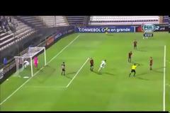 Απίστευτο γκολ από γκέλα του τερματοφύλακα!