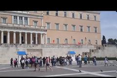 ΣΥΡΙΖΑ: Απερίφραστη καταδίκη για την επίθεση Ρουβίκωνα στη Βουλή