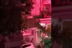 Σοκαριστικό βίντεο από την επίθεση σε οπαδό στα Πετράλωνα