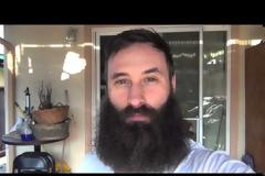 Πώς μεγαλώνουν τα γένια στον άνδρα μέσα σε 365 ημέρες (ΒΙΝΤΕΟ)