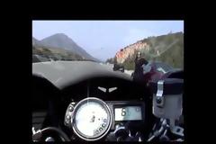 Εικόνες Που Κόβουν Την Ανάσα Στο Ελληνικό Οδικό Δίκτυο… Απέφυγε Δυστύχημα Με 250 Χλμ/Ώρα!