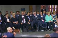 Το μυστήριο με την Μέρκελ συνεχίζεται: Δεν μπορούσε να κρατήσει τα μάτια της ανοιχτά! (video)