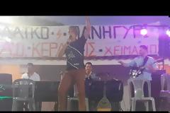 Μυθικό πανηγύρι στην Ηλεία: Ξεσηκώθηκε ο κόσμος με την ροκ έκδοση του «Mama» και του «Δεν με θέλουν» (vid)