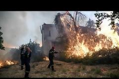 Εύβοια: Αγωνιώδεις προσπάθειες για να περιοριστεί η πυρκαγιά