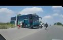 Grevena TV || Παρ ολίγον τραγωδία στα Γρεβενά με λεωφορείο του ΚΤΕΛ Κέρκυρας... (εικόνες + video)