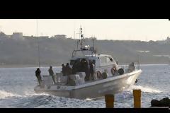 Τέσσερα παιδιά και ένα βρέφος μεταξύ των θυμάτων του ναυαγίου στις Οινούσσες - Τούρκοι αντιφρονούντες οι επιβαίνοντες