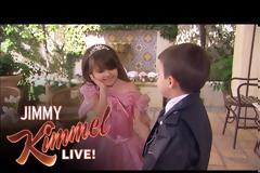 ΟΙ ΣΑΤΑΝΑΔΕΣ ΤΟΥ ΧΟΛΛΥΓΟΥΝΤ ΘΕΛΟΥΝ ΤΑ ΠΑΙΔΙΑ ΣΑΣ ΝΑ ΒΡΟΥΝ ΣΥΝΤΡΟΦΟ ΑΠΟ ΤΗΝ ΗΛΙΚΙΑ ΤΩΝ 5 ΕΤΩΝ(Βίντεο)