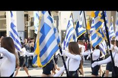 Mε λαμπρότητα η μαθητική παρέλαση στη Θεσσαλονίκη