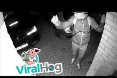 Δείτε τον νέο τρόπο που χρησιμοποιούν για να σας κλέψουν το αυτοκίνητο (βίντεο)