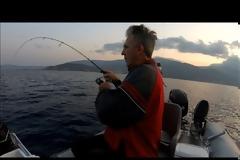 Νέο βίντεο - Η θαλασσα παντα μας ευχαριστει