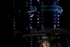 Σιγά μη με χτυπήσει κεραυνός την ώρα που οδηγώ (video)