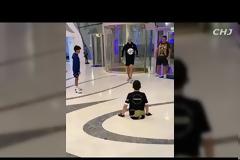 Συγκίνησε ο Ρονάλντο δίνοντας χαρά σε ανάπηρο παιδί