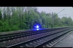 Παράξενο σφαιρικό αντικείμενο διασχίζει σιδηροδρομικές γραμμές (video) - ΜΥΣΤΗΡΙΟ