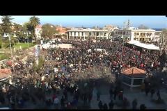 FAZ: Προσφυγικό χάος στα ελληνικά νησιά