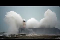 «Κιάρα»: «Βυθισμένη πολιτεία» η Βρετανία - Συγκλονιστικά βίντεο από τη μάχη με τη φύση  ΒΙΝΤΕΟ