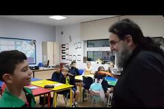 π. Ευάγγελος Παπανικολάου. Ομιλία στα παιδιά του Ελληνικού σχολείου στο Ντουμπάι