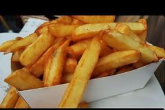 Το κόλπο με το μπολ νερού για να φτιάξεις τις πιο τραγανές πατάτες-ΒΙΝΤΕΟ