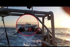 Βίντεο:Τουρκική ακταιωρό να καθοδηγεί βάρκα με μετανάστες προς τα ελληνικά νησιά!