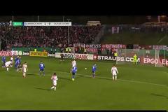 Απέκρουσε πέντε πέναλτι και έστειλε ομάδα τέταρτης κατηγορίας στα ημιτελικά