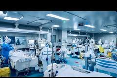 ΚΟΡΟΝΑΙΟΣ ΕΝΑΝΤΙΟΝ ΜΑΖΙΚΗΣ ΕΠΙΤΗΡΗΣΗΣ: ΠΟΙΑ Η ΜΕΓΑΛΥΤΕΡΗ ΑΠΕΙΛΗ; ΚΟΡΗ ΙΣΧΥΡΙΖΕΤΑΙ ΟΤΙ ΣΩΘΗΚΑΝ ΟΙΚΟΓΕΝΕΙΑΚΩΣ ΑΠΟ ΤΟ COVID-19 ΜΕ ΒΙΤΑΜΙΝΗ C (Βίντεο)