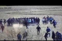 Έβρος, βίντεο-σοκ: Οι Τούρκοι προσπαθούν να γκρεμίσουν τον φράχτη με τεθωρακισμένο! evros-border-0 07/03/2020, 20:17 128 ΣΧΕΤΙΚΑ ΑΡΘΡΑ Evros_Ref Μεταναστευτικό: Οργιάζει η προπαγάνδα στα σύνορα - Βάζουν τους μετανάστες να φωνάζουν «ζήτω η Τουρκία» (βίντεο) 07/03/2020, 18:30 evros-video-0 Βίντεο ντοκ