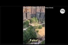 ΚΟΡΟΝΑΙΟΣ: ΕΝΑ ΜΗΝΑ ΟΛΟΙ ΚΛΕΙΔΩΜΕΝΟΙ ΣΤΗΝ ΚΙΝΑ-ΣΤΟ ΓΟΥΧΑΝ ΚΑΤΟΙΚΟΣ ΦΩΝΑΞΕ «ΟΛΟΙ ΕΙΝΑΙ FAKE»(Βίντεο)