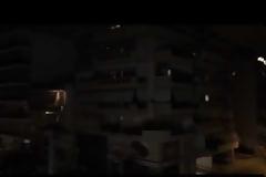 Οι Ελληνες χειροκρότησαν από τα μπαλκόνια τους γιατρούς και νοσηλευτές (βίντεο)