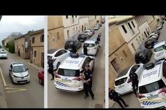 Η απίστευτη κίνηση Ισπανών αστυνομικών σε πόλη που είναι σε καραντίνα