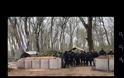Συγκίνηση: H διμοιρία Τρικάλων απαγγέλλει τον εθνικό ύμνο από τον Έβρο (video)