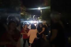 ΒΙΝΤΕΟ>.«Έσπασαν» την καραντίνα και στον Πειραιά και κατέβηκαν να χορέψουν στη μέση του δρόμου!